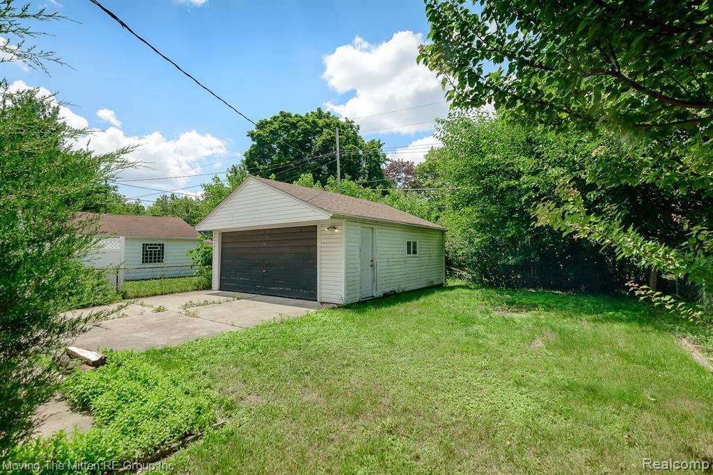 4666 ROOSEVELT Boulevard, Dearborn Heights, MI 48125 — Photo 18