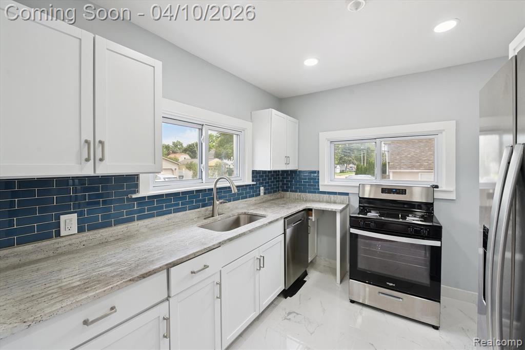 3690 Phillips Avenue, Berkley, MI 48072 — Photo 8