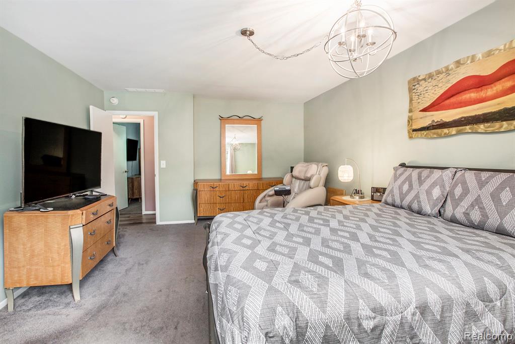 29761 Farmbrook Villa Lane, Southfield, MI 48034 — Photo 16