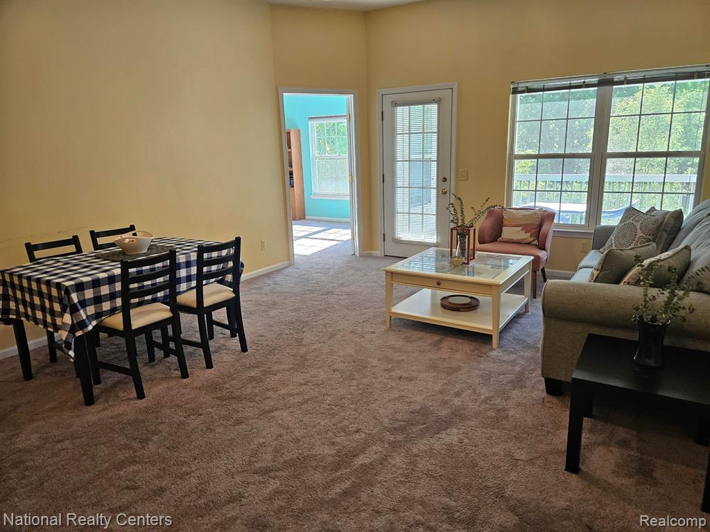 2860 S KNIGHTSBRIDGE Circle, Ann Arbor, MI 48105 — Photo 3