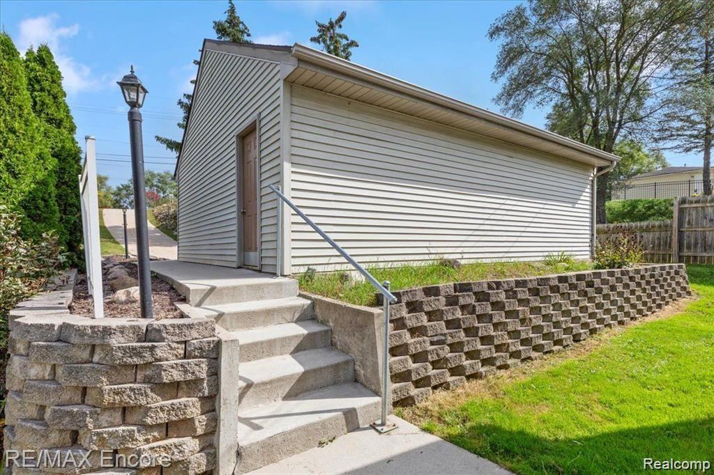 662 LAWSON Drive, Lake Orion, MI 48362 — Photo 29