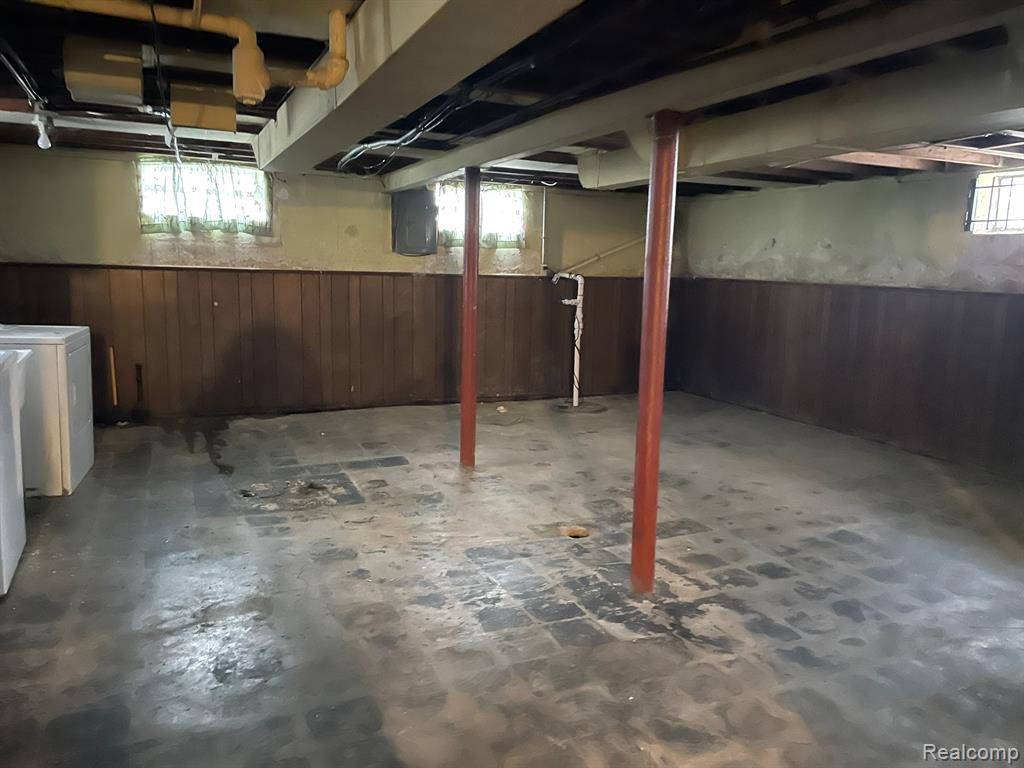 9241 MANISTIQUE Street, Detroit, MI 48224 — Photo 14
