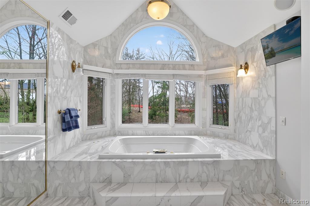 6620 Minnow Pond Drive, West Bloomfield, MI — Photo 48
