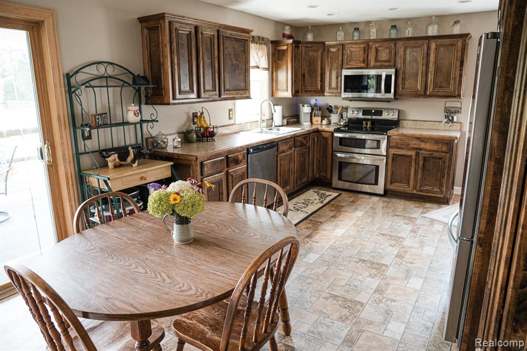 2757 S Lake Pleasant Road, Metamora, MI 48455 — Photo 2