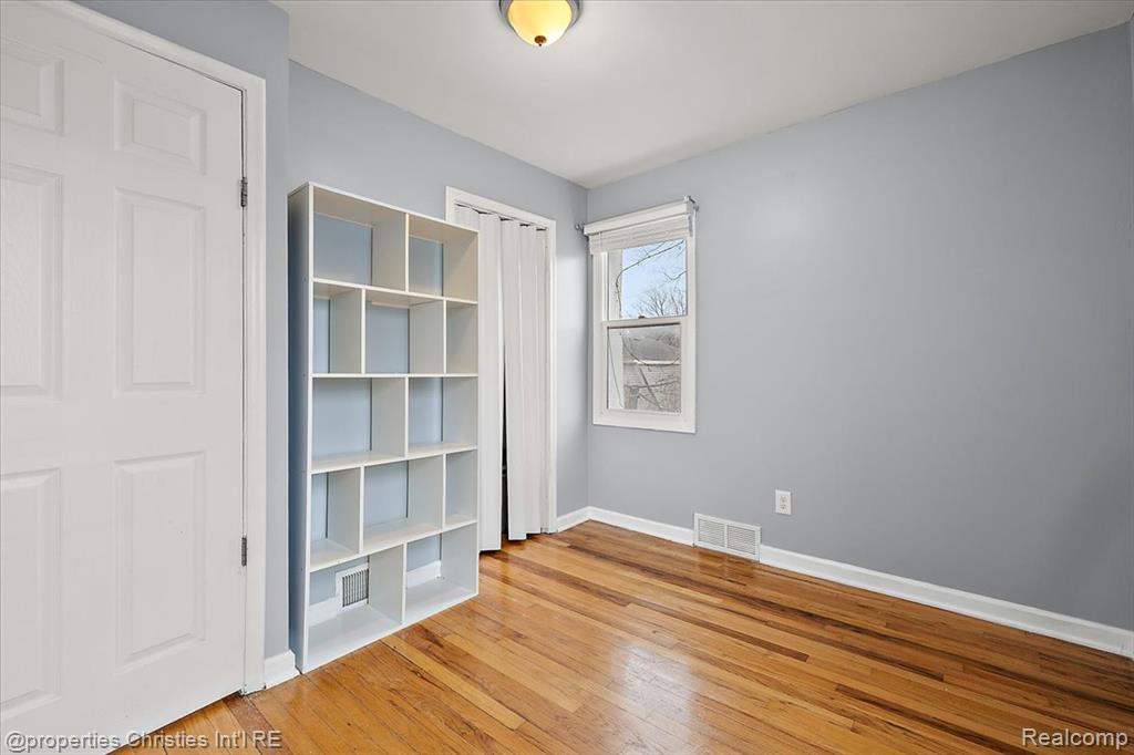 2435 Sunnyknoll Avenue, Berkley, MI 48072 — Photo 20