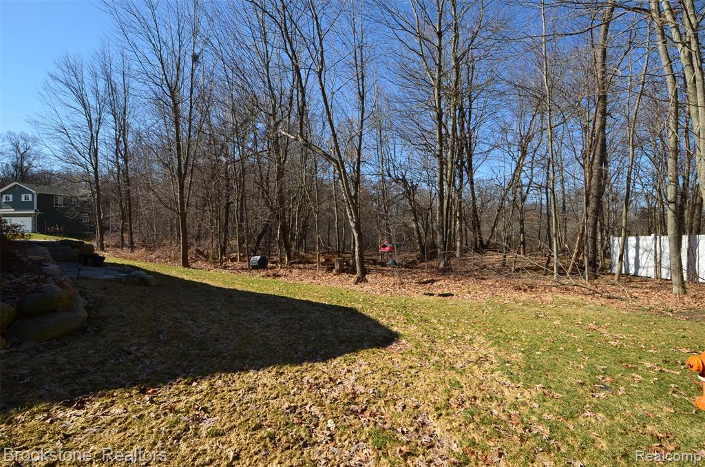 350 Fountain Park Drive, Waterford, MI 48327 — Photo 40
