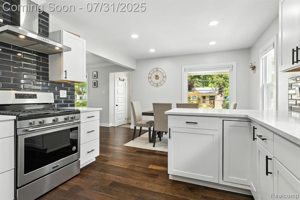 910 Maplegrove Avenue, Royal Oak, MI 48067 — Photo 12