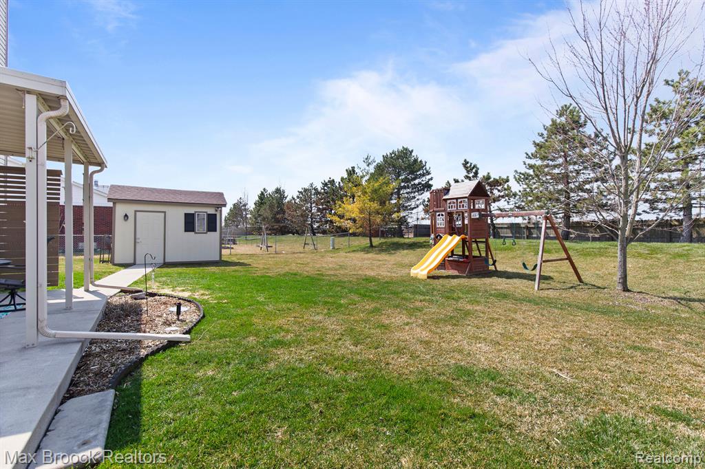 52449 ROBINS NEST Drive, Chesterfield, MI 48047 — Photo 34