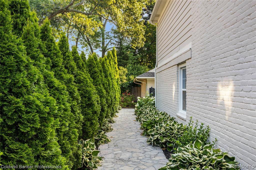 56 Oxford Road, Grosse Pointe Shores, MI 48236 — Photo 61