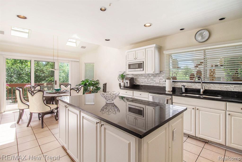 5573 SILVER POND, West Bloomfield, MI — Photo 26
