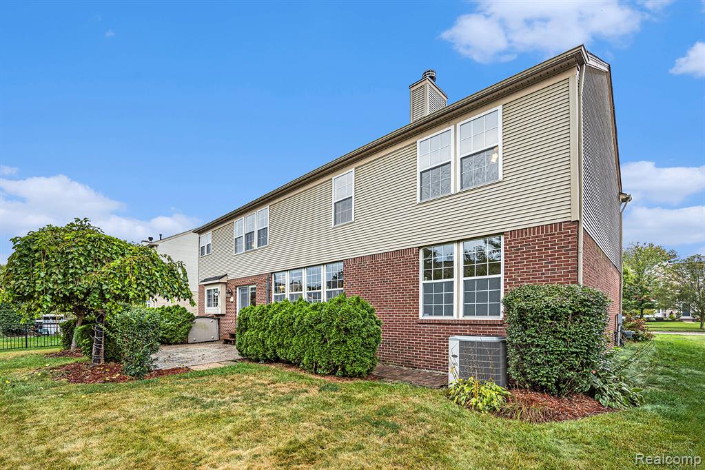 49620 Dunhill Drive, Macomb, MI 48044 — Photo 39