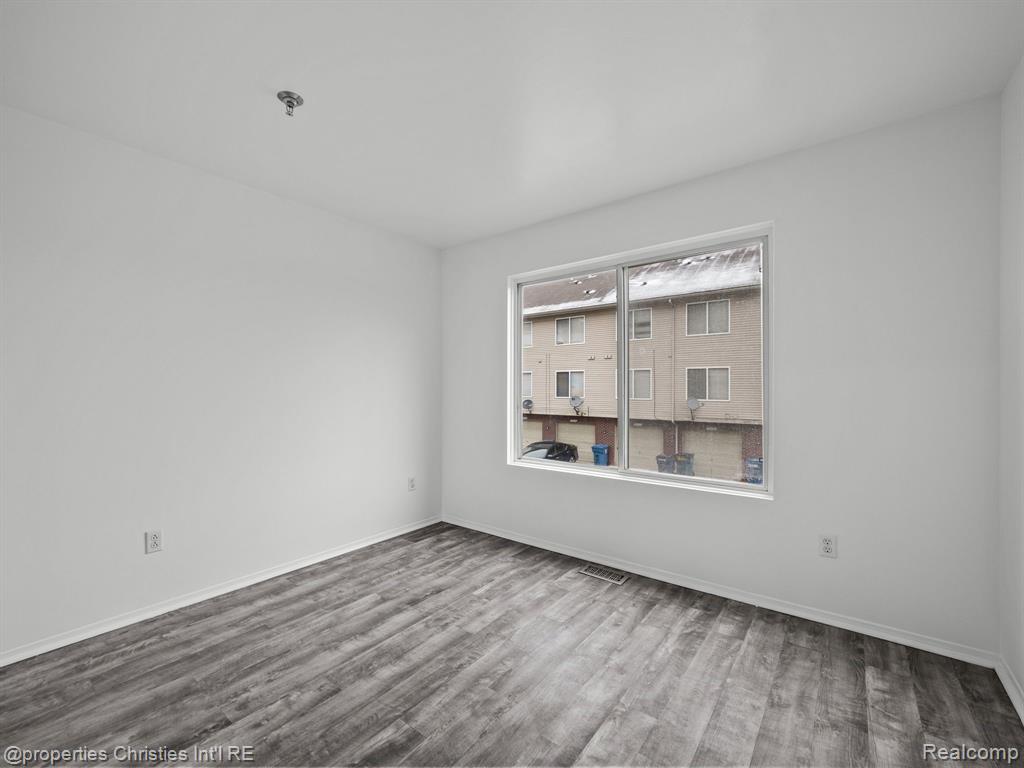 23206 CORNERSTONE VILLAGE Drive, Southfield, MI 48075 — Photo 16