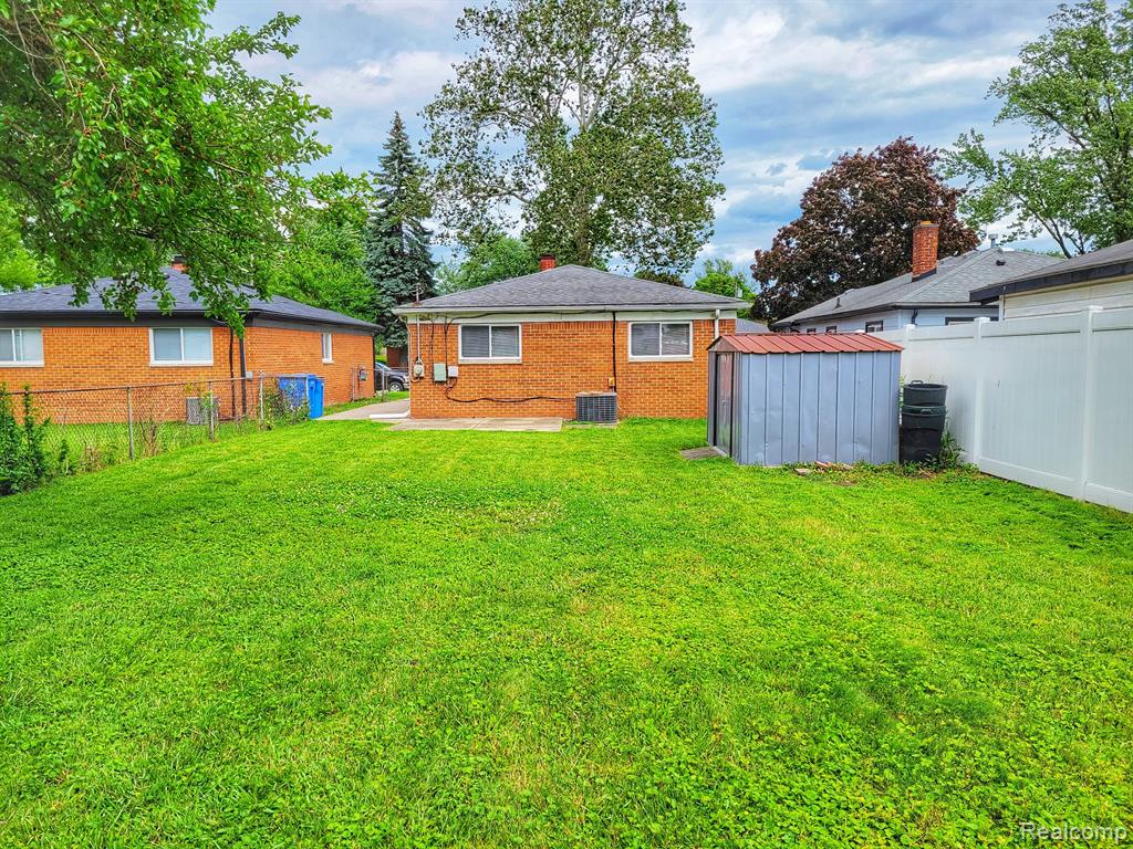4612 KATHERINE Street, Dearborn Heights, MI 48125 — Photo 28