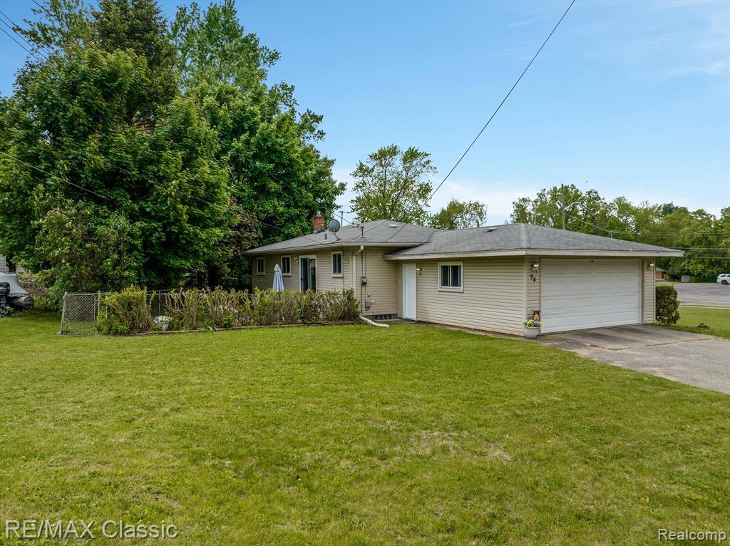 94 CRESCENT LAKE Road, Waterford, MI 48327 — Photo 30