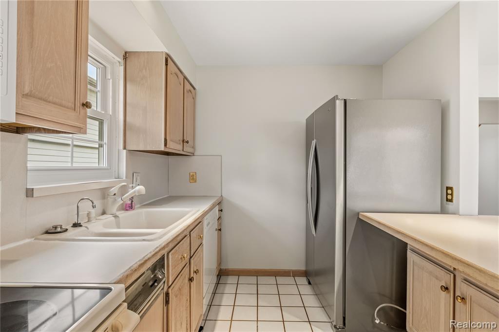 42352 Park Ridge Road, Novi, MI — Photo 12