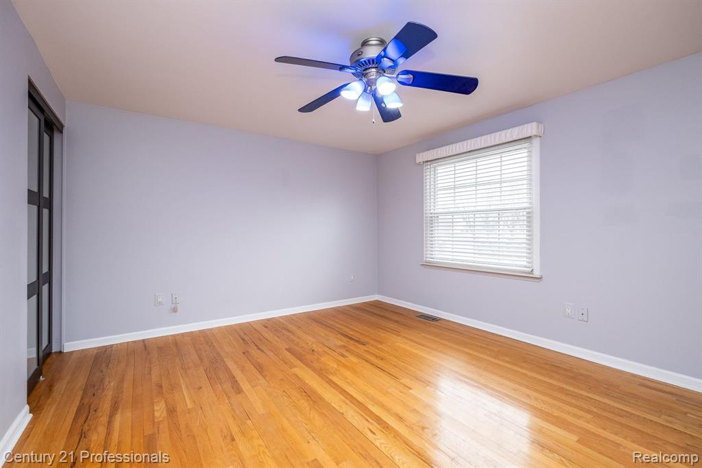 4256 BIEBER Drive, Sterling Heights, MI 48310 — Photo 22