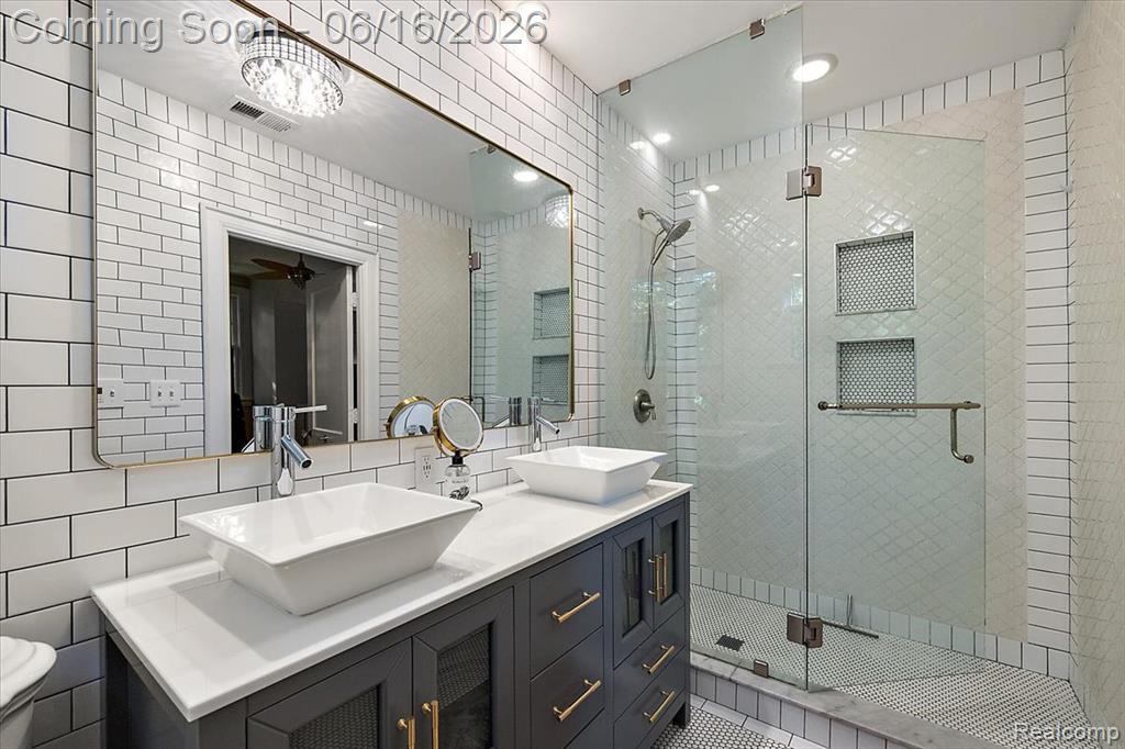 31505 Kennoway Court, Beverly Hills, MI 48025 — Photo 29