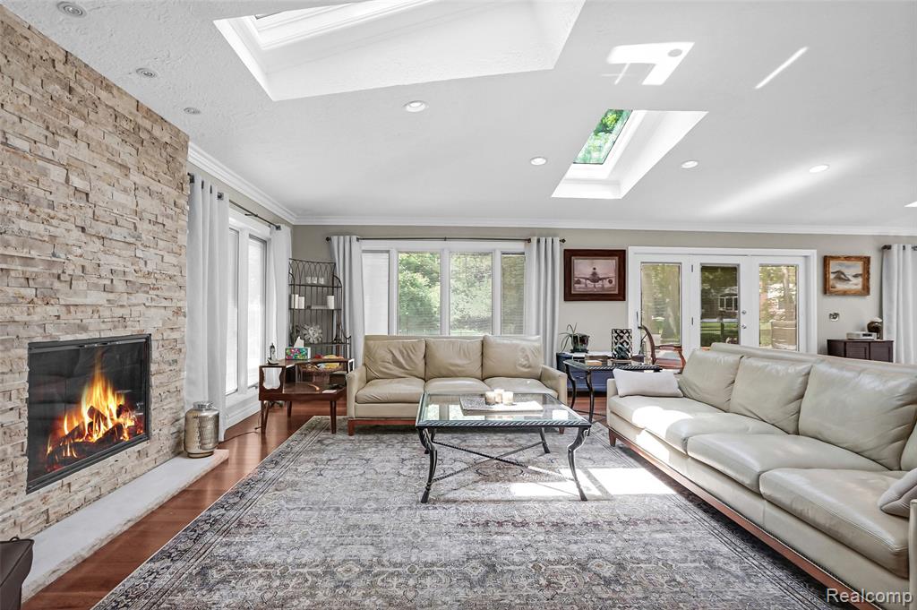 5693 Hunters Gate Drive, Troy, MI 48098 — Photo 17