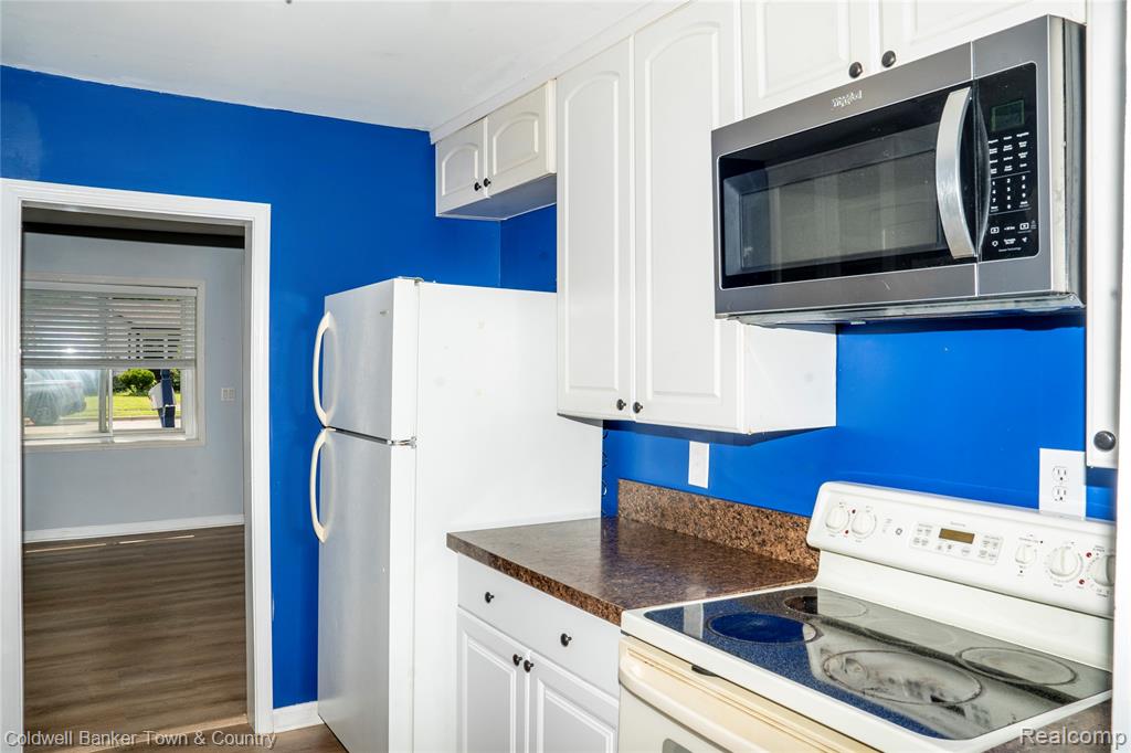 528 W Clinton Street, Howell, MI 48843 — Photo 8