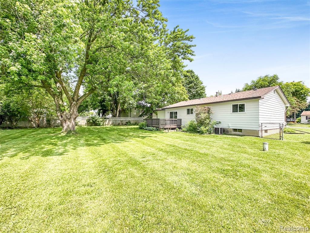 5552 Liberty Bell Road, Grand Blanc, MI 48439 — Photo 3