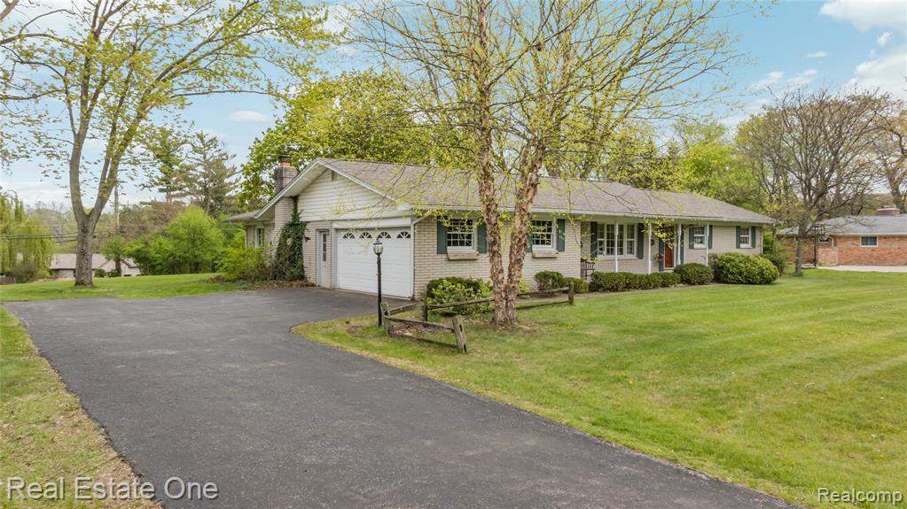1675 Ledbury Drive, Bloomfield Hills, MI 48304 — Photo 45
