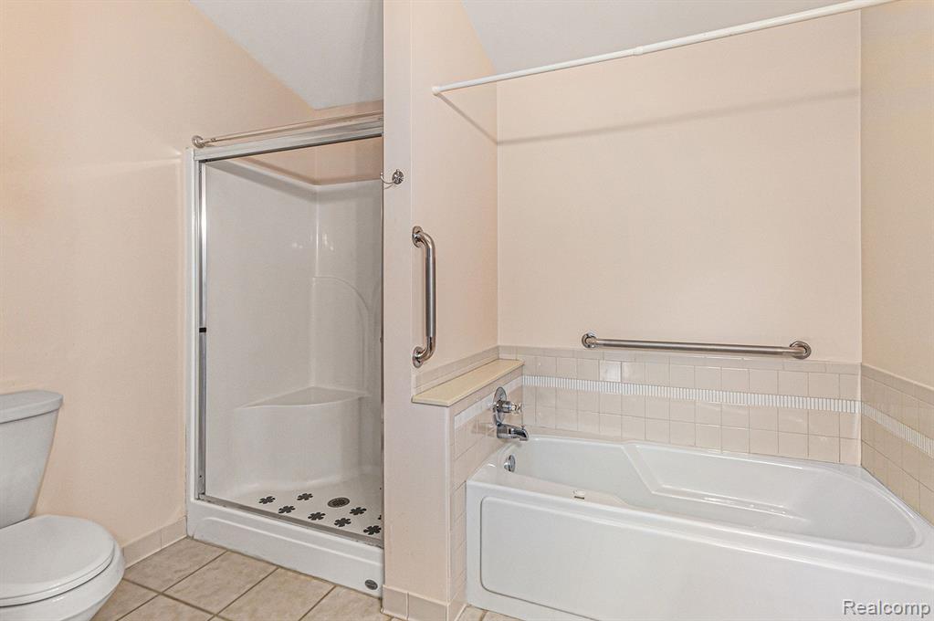 2250 WILLOW TREE Drive, Brighton, MI 48116 — Photo 12