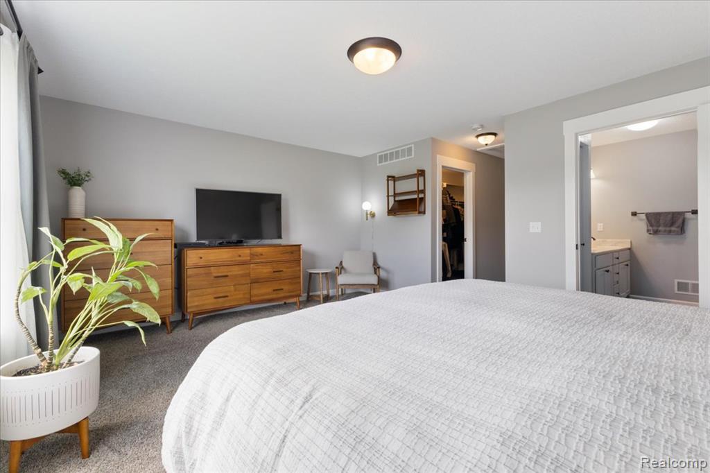 5606 Chatham Lane, Grand Blanc, MI 48439 — Photo 32