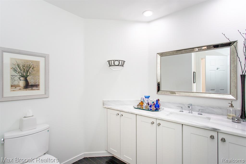 6524 Pleasant Lake Court, West Bloomfield, MI — Photo 43