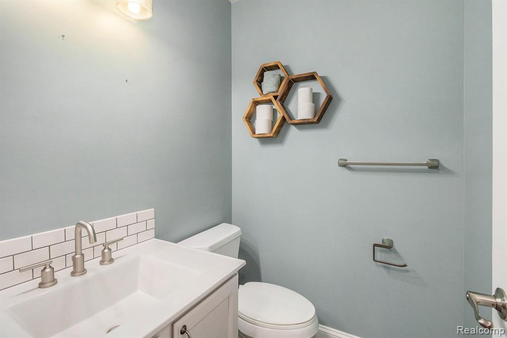490 FOREST Drive, Brighton, MI 48116 — Photo 8