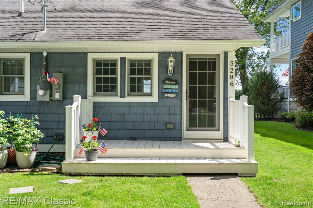 5286 Edgelake Drive, Pinckney, MI 48169 — Photo 14