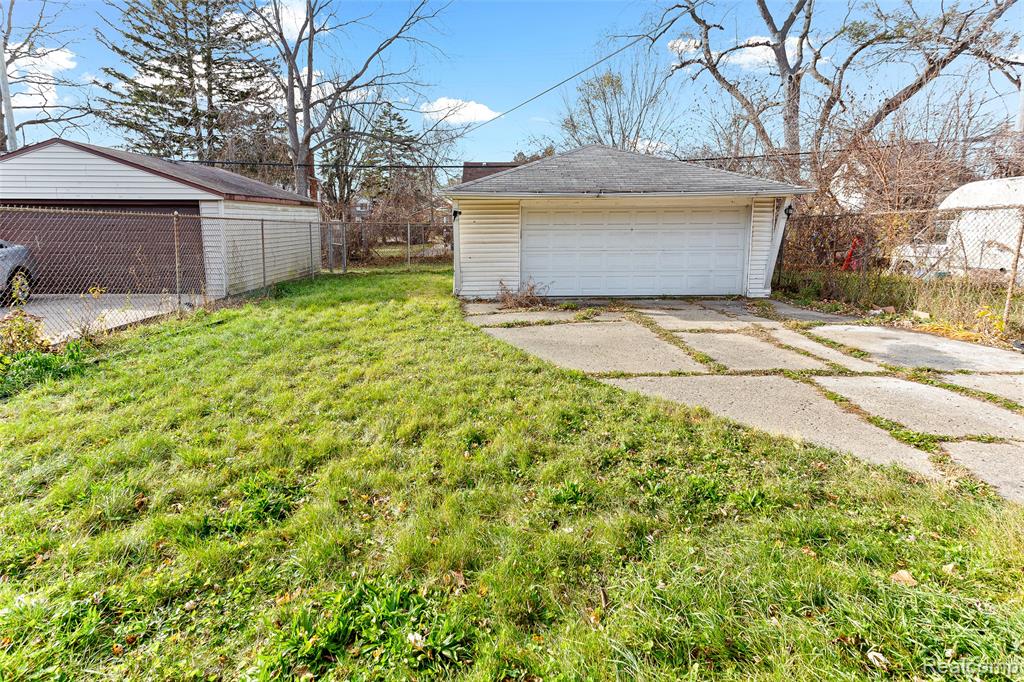 13599 Winthrop Street, Detroit, MI 48227 — Photo 32