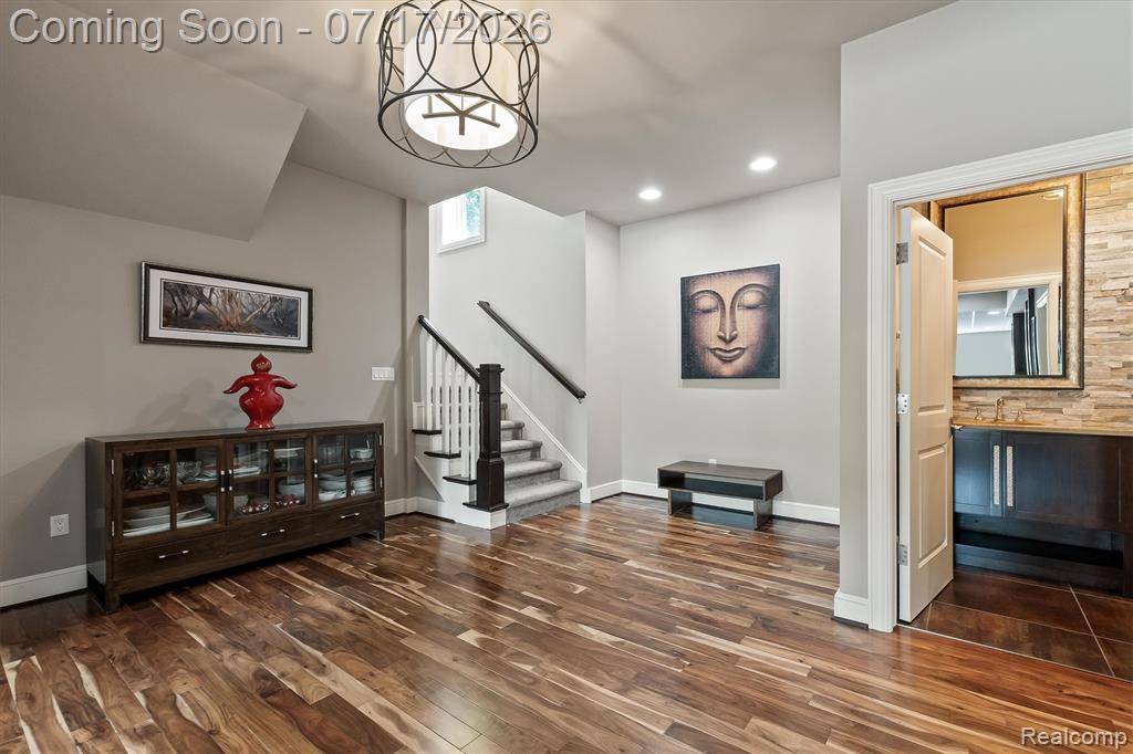 602 Wellington Circle, Rochester Hills, MI 48309 — Photo 29