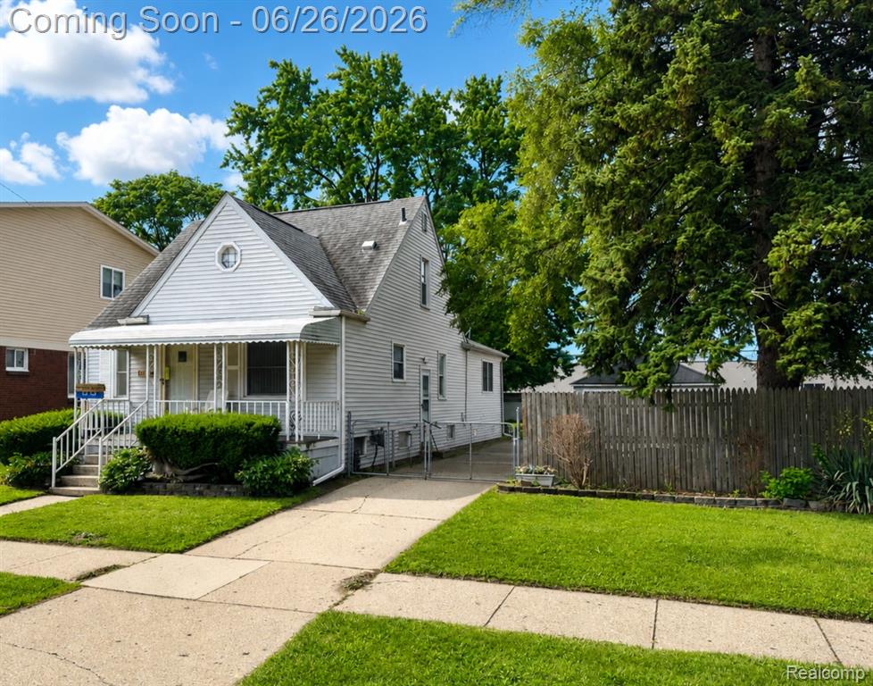 8056 Central, Center Line, MI 48015 — Photo 4