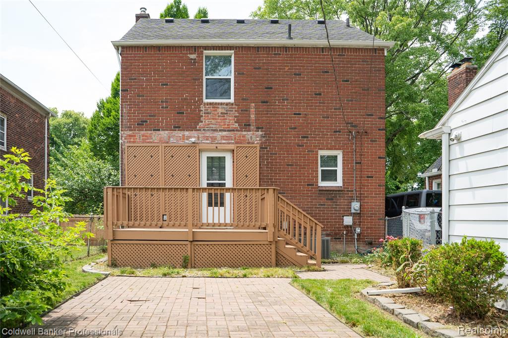 1168 N Vernier Road N, Grosse Pointe, MI 48236 — Photo 5