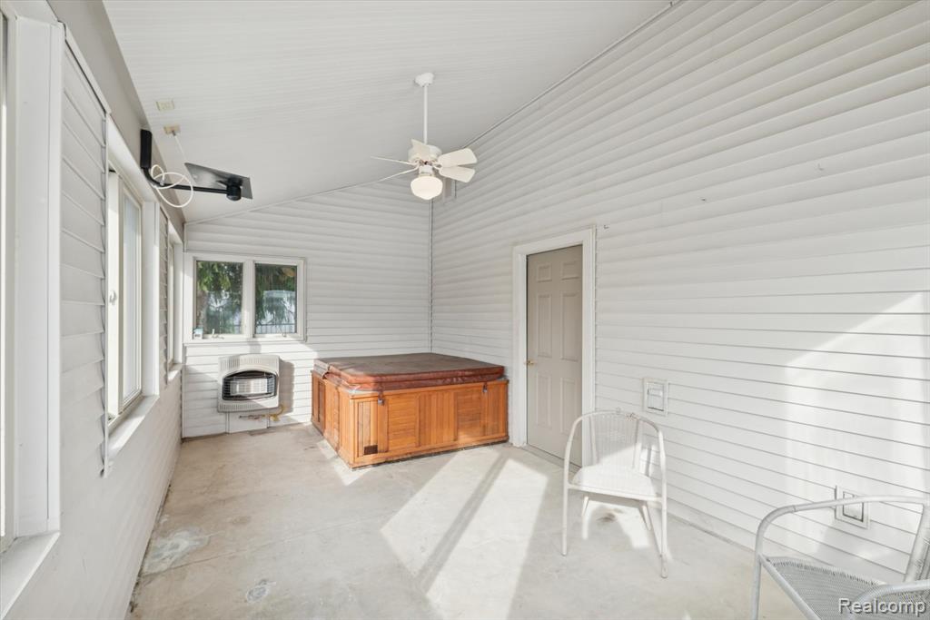 23220 Huron River Drive, Rockwood, MI — Photo 15