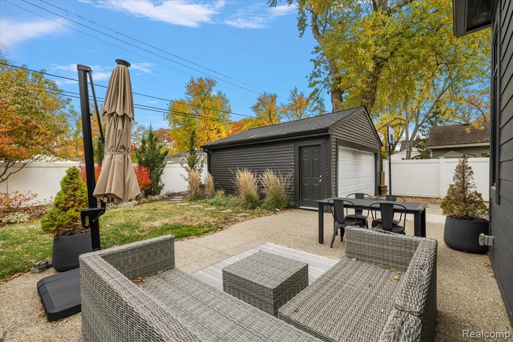 606 Golf Avenue, Royal Oak, MI 48073 — Photo 9