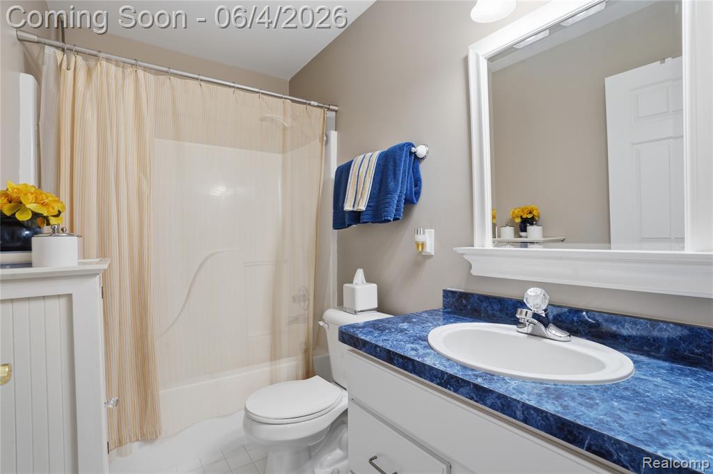 8605 Vista Court, Westland, MI — Photo 30
