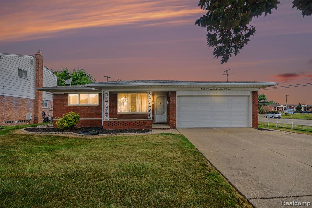 13563 Moceri Circle, Warren, MI 48088