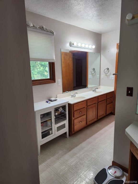 13783 E OLD US HIGHWAY 12, Chelsea, MI 48118 — Photo 17