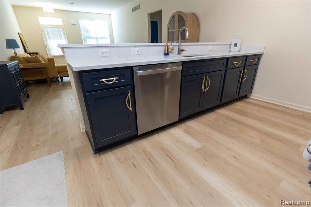 224 Jotham Avenue, Auburn Hills, MI 48326 — Photo 13