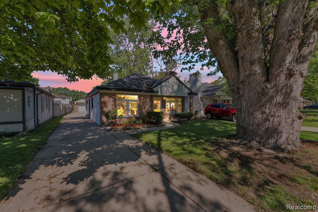 7411 N Vernon Street, Dearborn Heights, MI 48127 — Photo 33