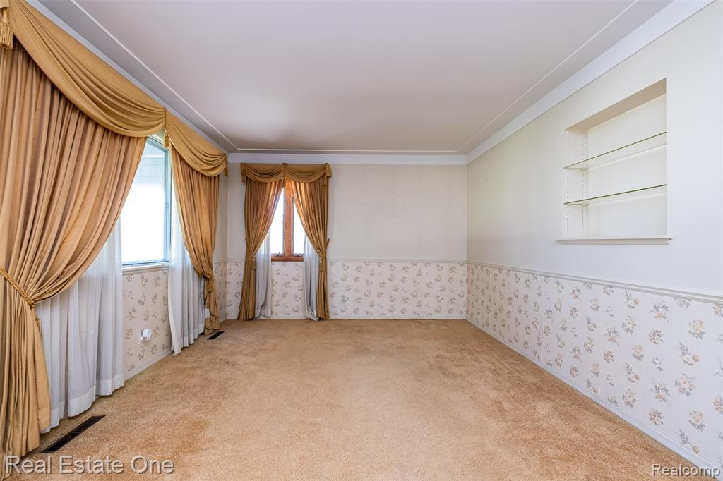 4217 Carmanwood Drive, Flint, MI 48507 — Photo 7