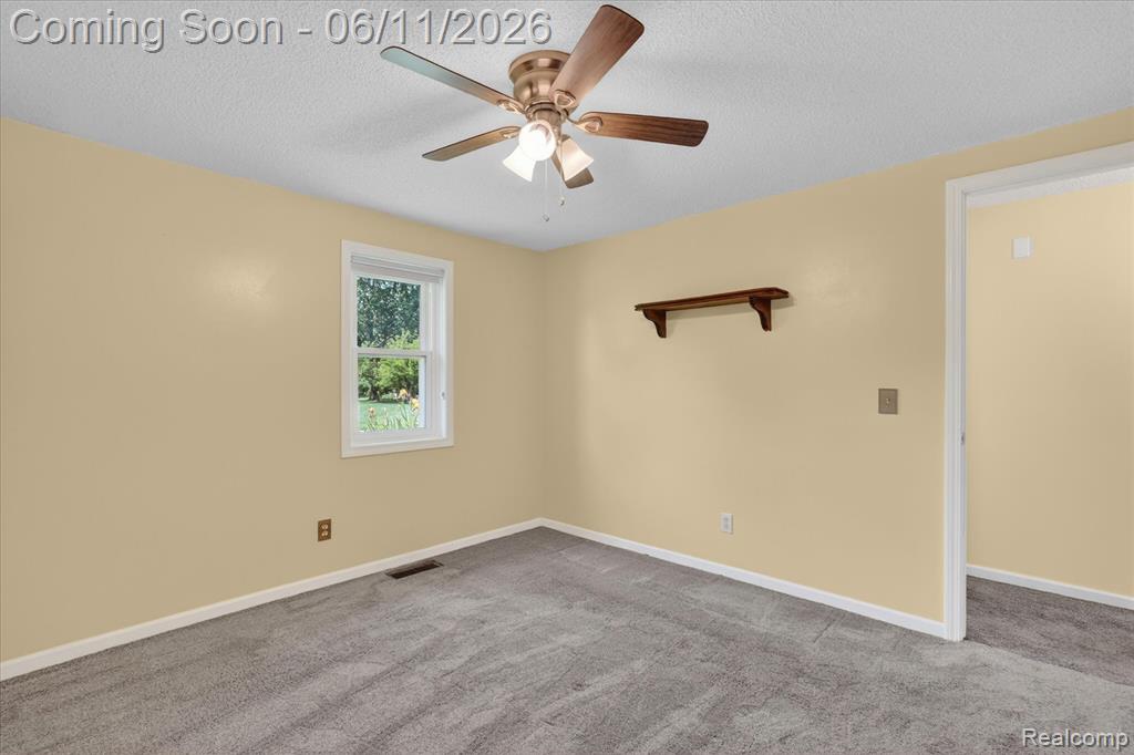 5464 E Maple Avenue, Grand Blanc, MI 48439 — Photo 20