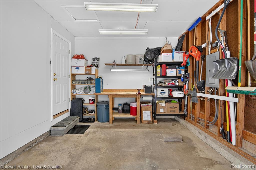 5619 Dogwood Street, Jackson, MI 49201 — Photo 40