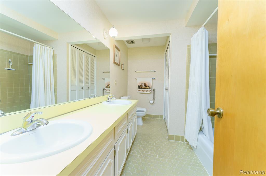 3380 Tacoma Circle, Ann Arbor, MI 48108 — Photo 23