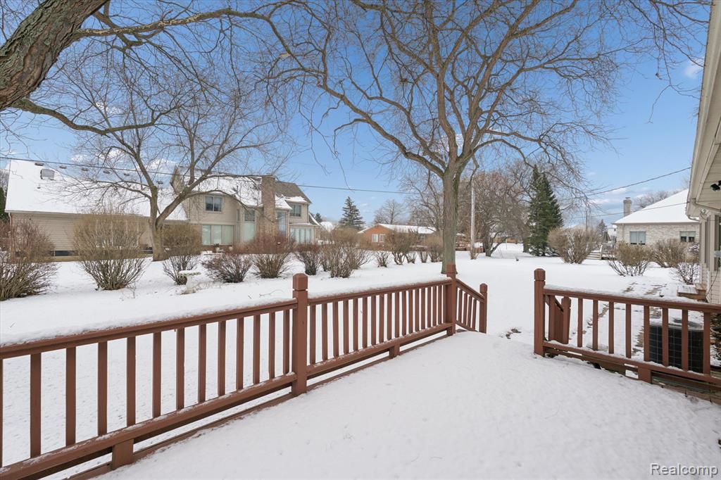 7127 Meadowvue Drive, Grand Blanc, MI 48439 — Photo 43