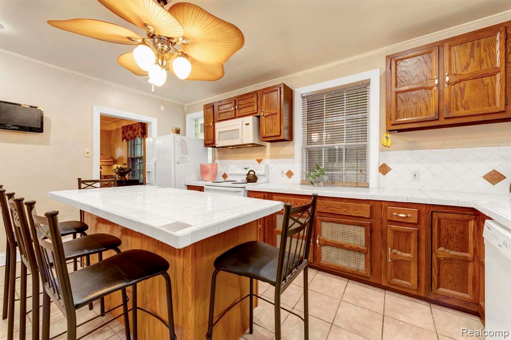 2918 Burns Street, Detroit, MI 48214 — Photo 26