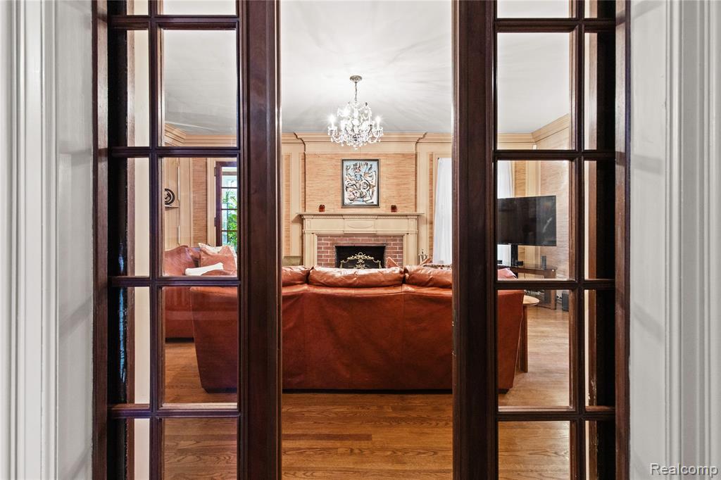 1450 Iroquois Street, Detroit, MI 48214 — Photo 10