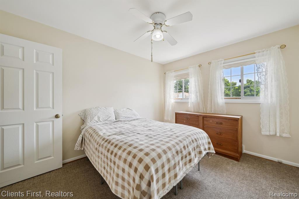 939 Deering Street, Garden City, MI — Photo 15