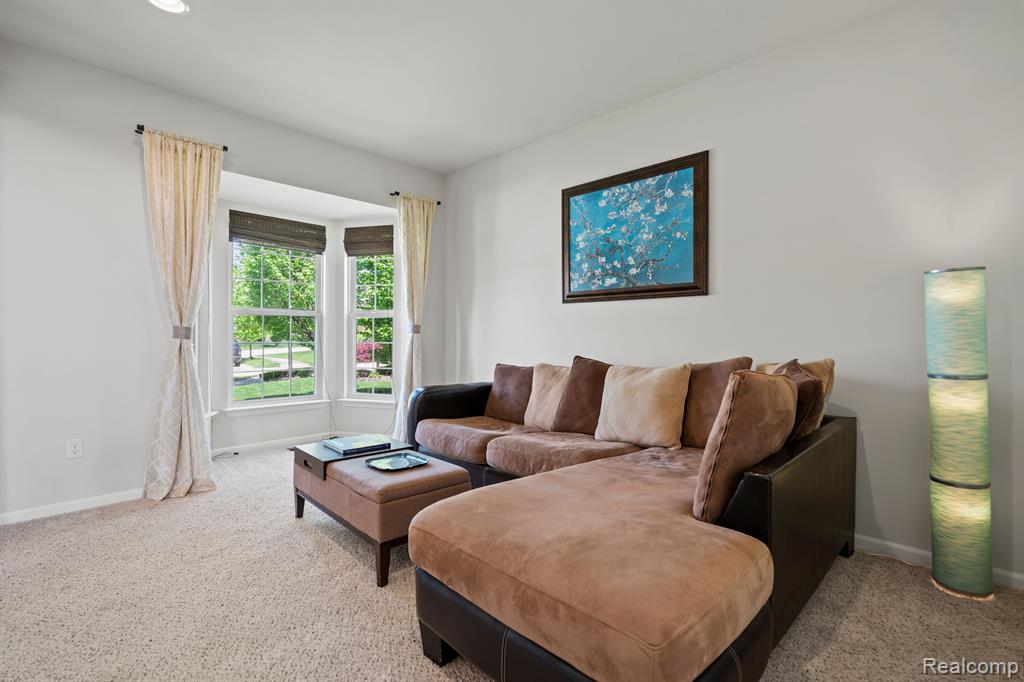 4562 Cloverdale Court, Lake Orion, MI — Photo 13